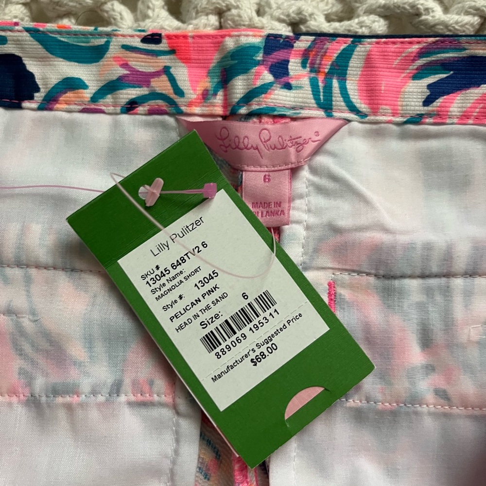 Scalloped Lilly Pulitzer Women's Shorts - Picture 2 of 3